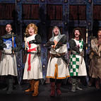 Fotogalerie muzikálu Monty Python´s Spamalot